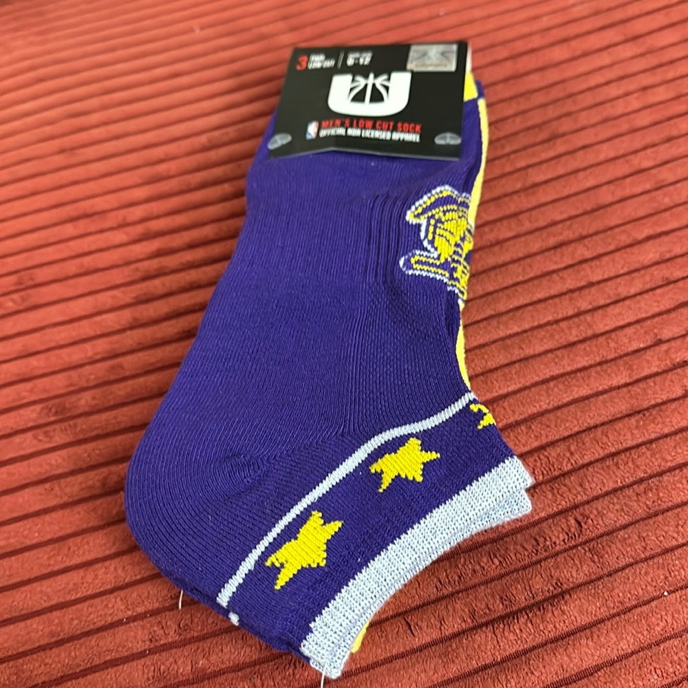 Lakers Men’s Low Cut Socks (3) Shoe Size 6-12 Purple Yellow White Logo on Socks